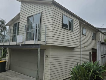 Weatherboard Home in Double Westlake Zone