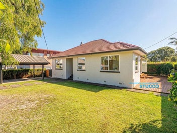 Sun-Filled Comfort & Easy Living Starter