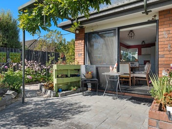 Ownership at Lordship Place? Act at pace!