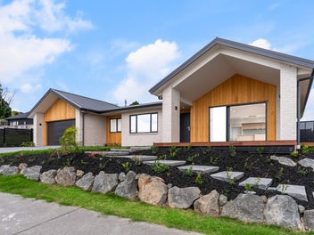 Brand New, Modern Luxury & Coastal Views