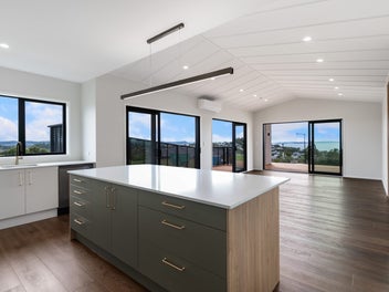 Brand New, Modern Luxury & Coastal Views