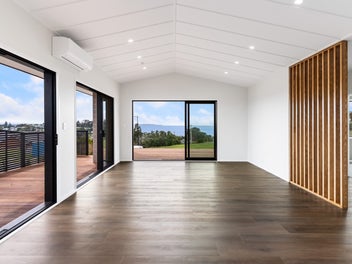 Brand New, Modern Luxury & Coastal Views