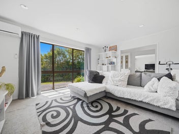 Single Level - Browns Bay living - Rangi Zone