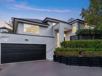 Easy Living On Remuera's Northern Slopes
