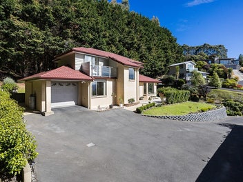 Beautifully Presented in Broad Bay