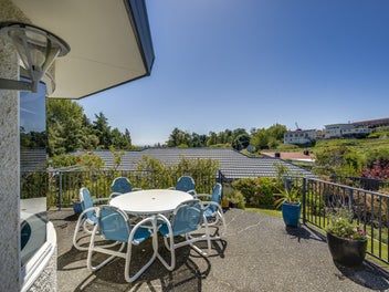 Peaceful setting, stucco with cavity cladding
