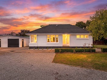 AVAILABLE - Sleepout, Big Section, Good Location!