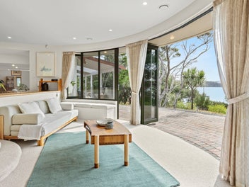 Heritage, history and harbour views