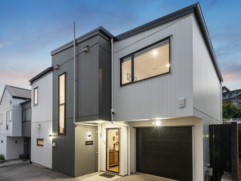 Standalone Modern Living - Motivated Sale!