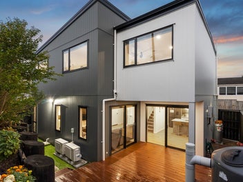 Effortless Living in a Prime Location!