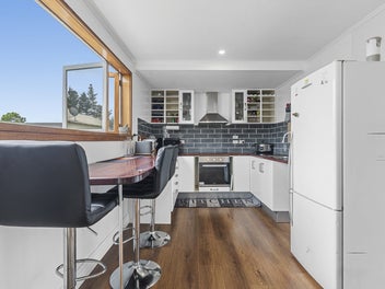 4 Bedroom Character Cutie!