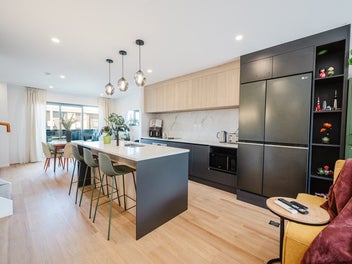 URGENT SALE 3 Bed 3 Bath Gem