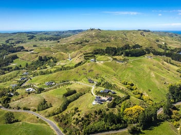 Land, views and lifestyle!