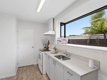 MOVE IN NOW-MOTIVATED ESTATE SAYS SELL!