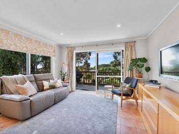 Top-Floor Living with Space & Views