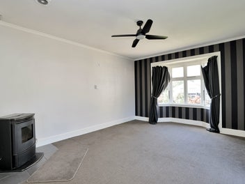 Sun, Space & A Double Garage