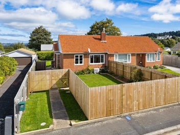 Absolutely Fabulous Starter