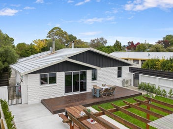 Renwick Living with Instant WOW Factor