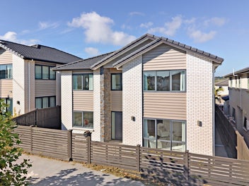 North Facing Aspect - Location Sells!