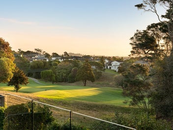 Luxury On The Fairway.