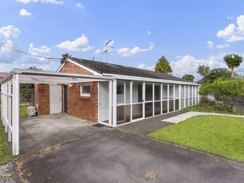 Brick, Tile & Brilliant Buying - Ellerslie Border