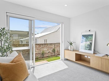 Modern Luxuries, Garages & Priced to Sell!