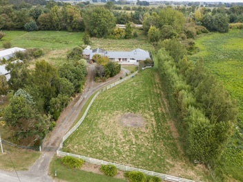 LIFESTYLE LIVING WITH INCOME POTENTIAL