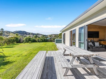 Sun, Sea & Space – Coastal Living Made Easy