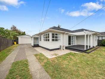 3 Bed + 1 Bed Sleep Out & Big Shed