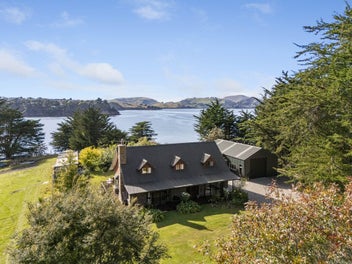 Your private piece of Otago Harbour