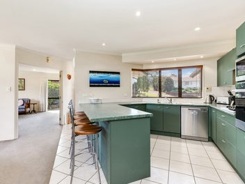 BRICK AND TILE-SIMPLY MOVE IN!