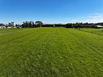 Bareland Lifestyle In Edendale