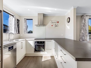 Sun, Space & Convenience on Discovery