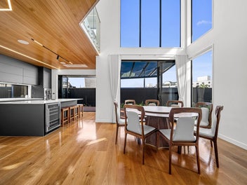 Luxury Coastal Living in the Heart of Takapuna