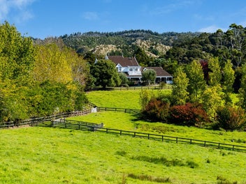 Iconic Langs Beach Residence