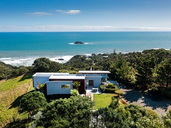 Private & comfortable Coastal Living