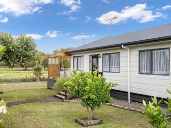 Space, Lifestyle & Coastal Convenience