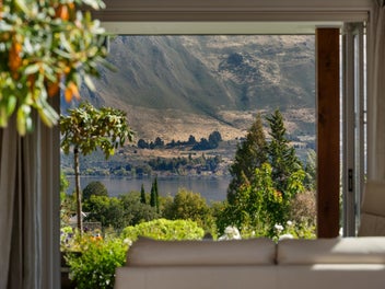 Spacious living, spectacular surroundings