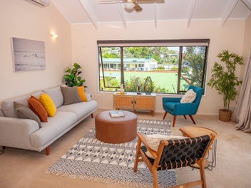 Affordable, sunny, close to beach & shops