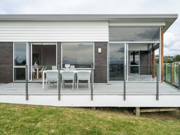 Sunny spot in Welcome Bay