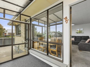 Warm, Sunny Townhouse Moments from Everything