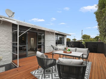 Gorgeous! Move on in