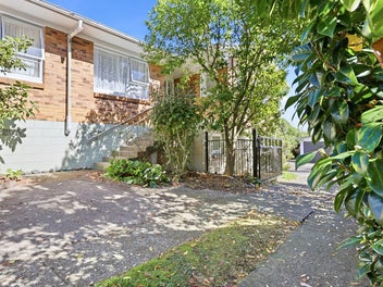 Secret Garden Home & Flat - Spacious Inside & Out