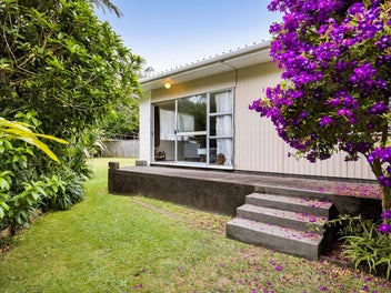 TRIPLE EARNER CLOSE TO CITY