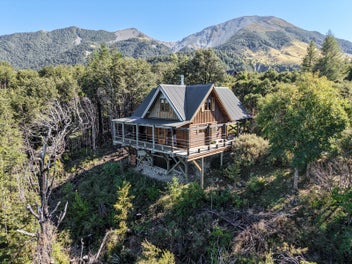Your alpine escape with bonus log cabin office