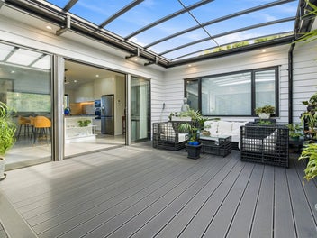 Price reduced. 493m2 Luxury home, Now $2.39M