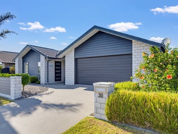 Golden Opportunity in Golden Sands