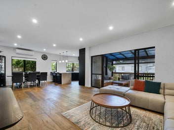 Sunnyhills Living with Designer Style!