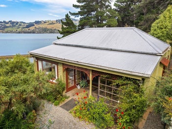 Harbour View Cottage: 3.5 acres - still available!