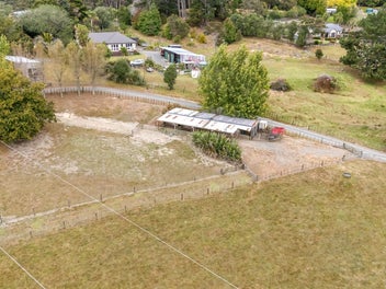 Hilltop Section in Clevedon on 4.3 Acres